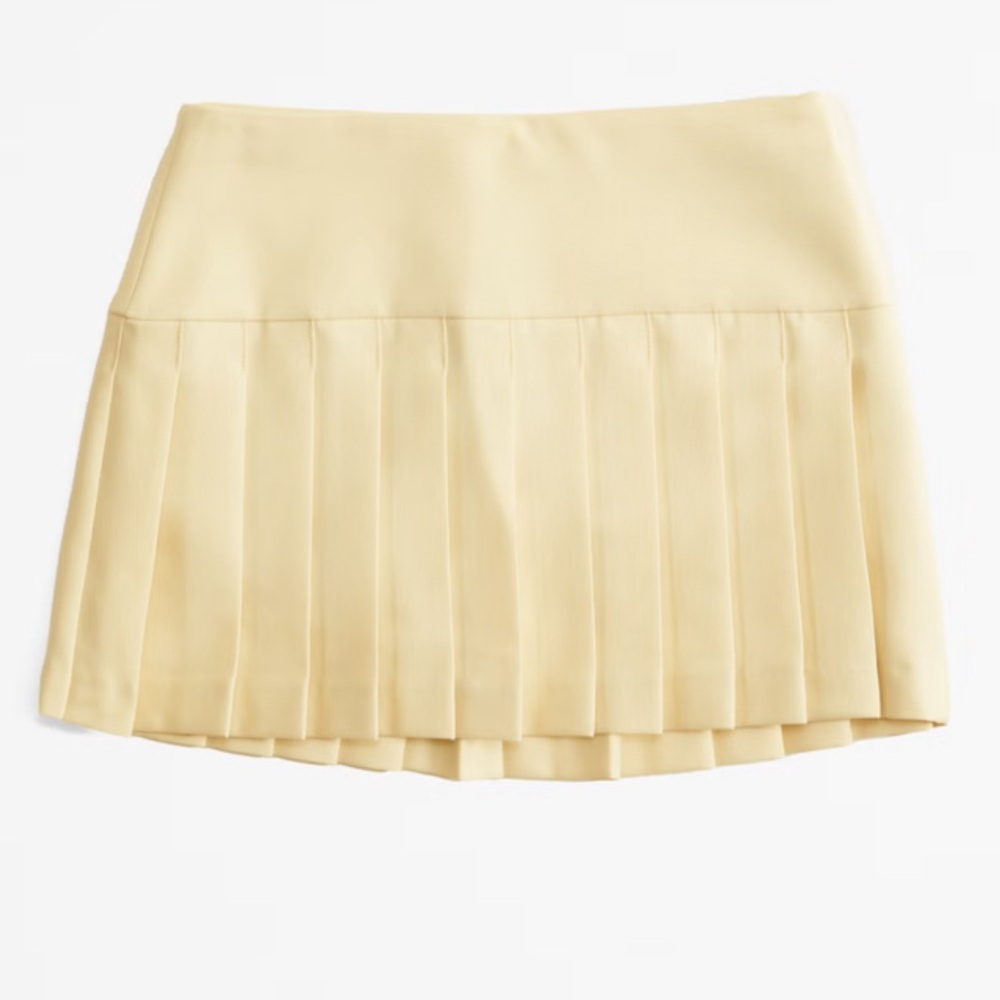 NWT Abercrombie Mid Rise Pleated Mini Skort